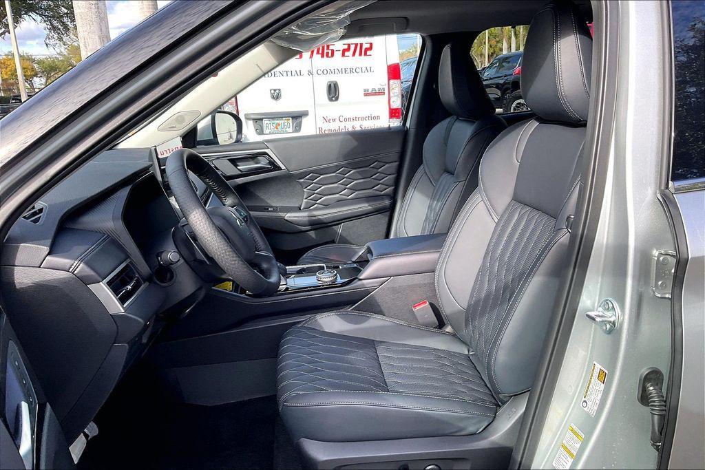 new 2026 Mitsubishi Outlander car, priced at $34,162