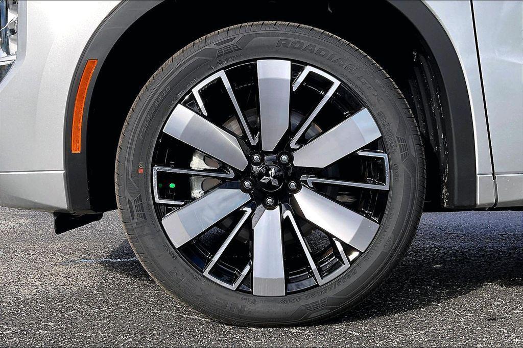 new 2026 Mitsubishi Outlander car, priced at $34,162