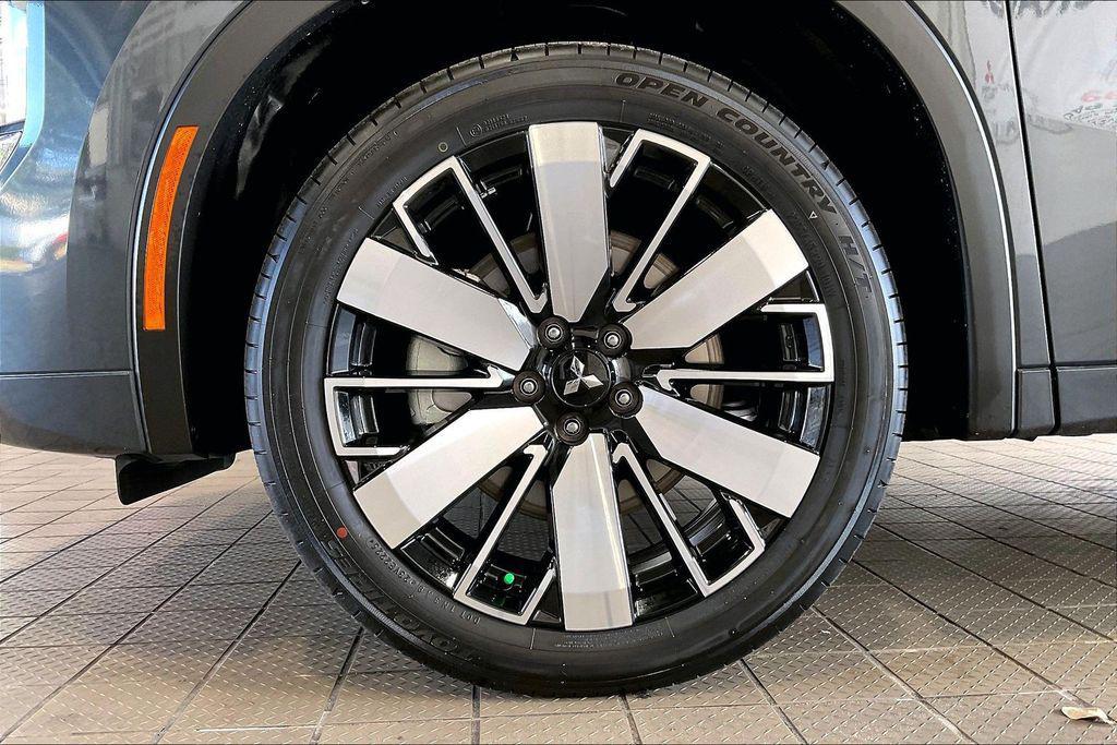 new 2026 Mitsubishi Outlander car, priced at $36,910