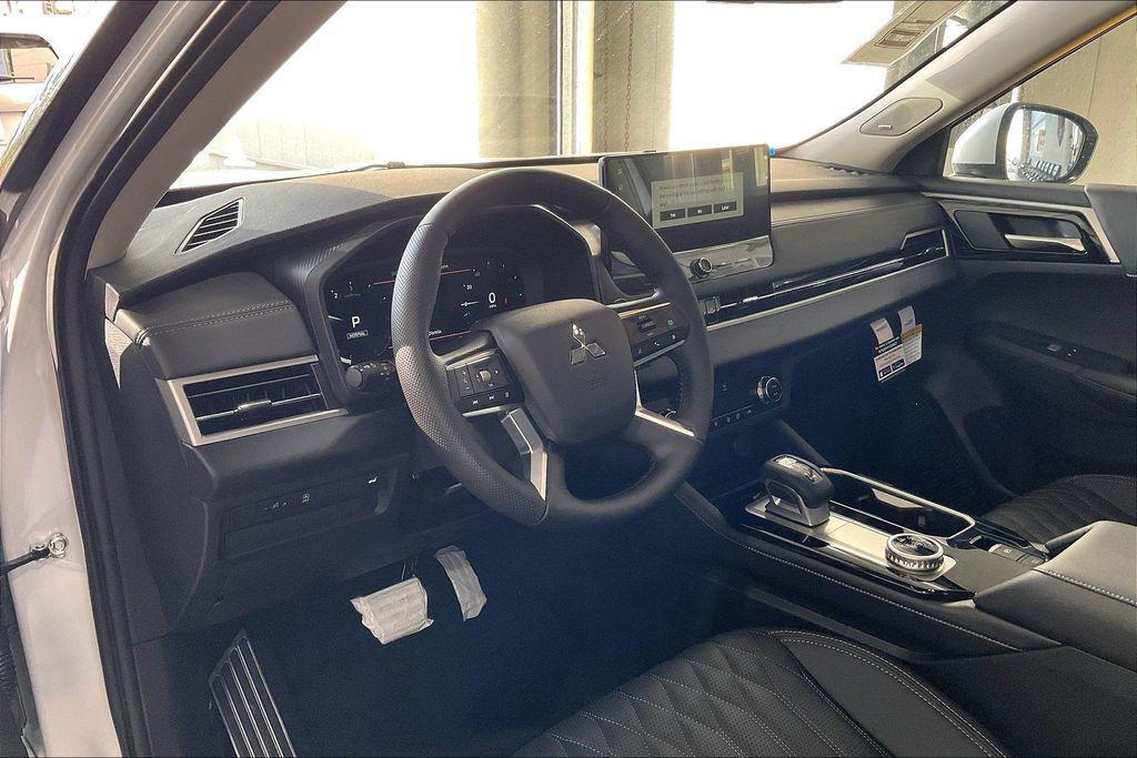 new 2026 Mitsubishi Outlander car, priced at $34,162
