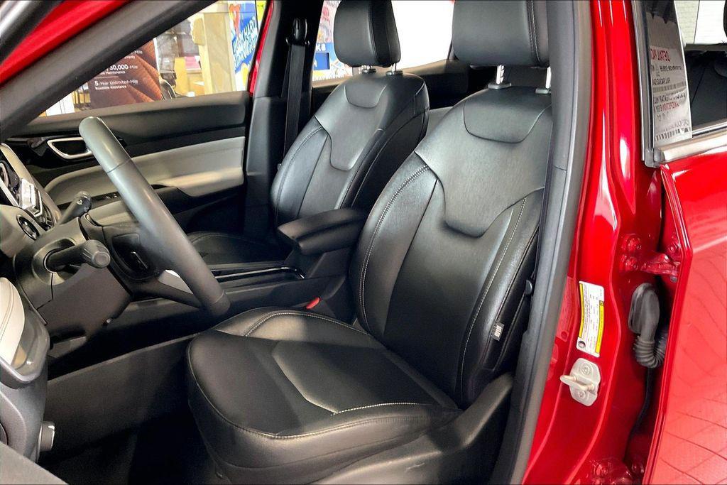 used 2025 Jeep Compass car, priced at $19,584