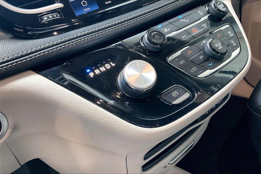 used 2023 Chrysler Pacifica Hybrid car, priced at $22,278
