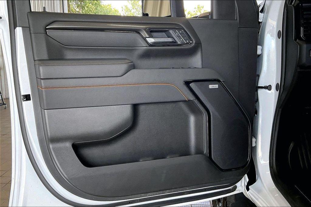 used 2025 GMC Sierra 2500 car, priced at $71,900