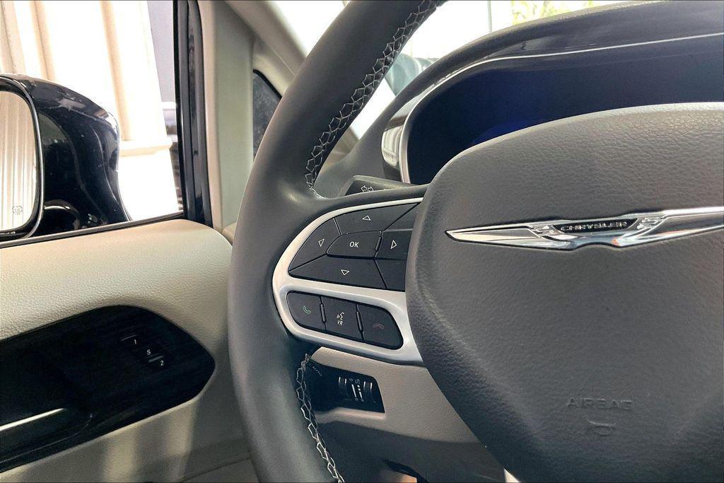 used 2023 Chrysler Pacifica Hybrid car, priced at $25,780