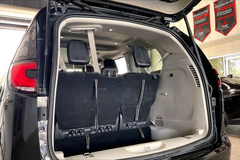 used 2023 Chrysler Pacifica Hybrid car, priced at $25,780