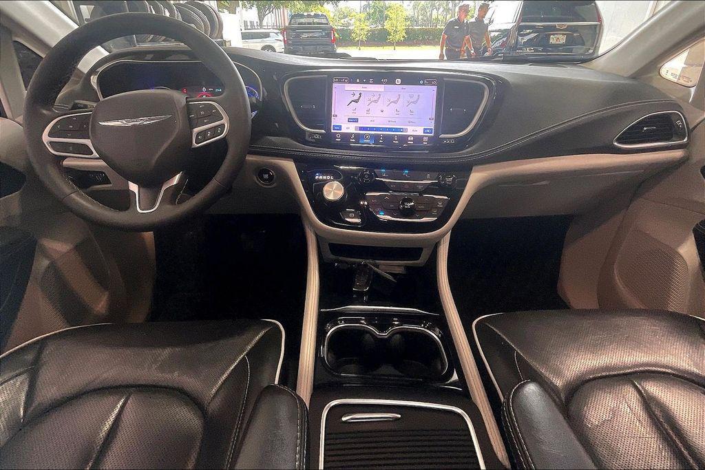 used 2023 Chrysler Pacifica Hybrid car, priced at $25,780