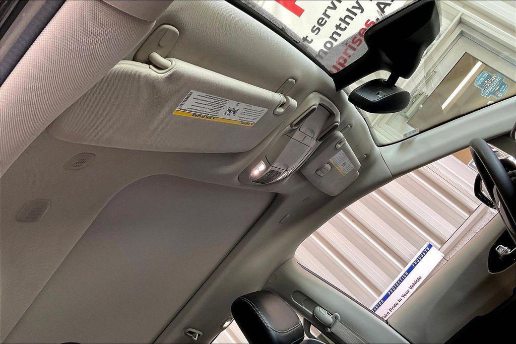 used 2023 Chrysler Pacifica Hybrid car, priced at $25,780