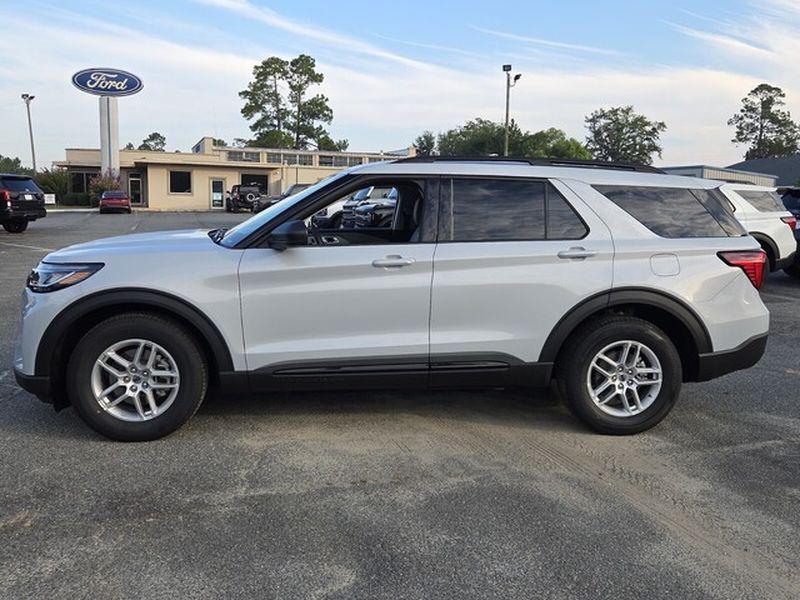 new 2026 Ford Explorer car, priced at $40,799