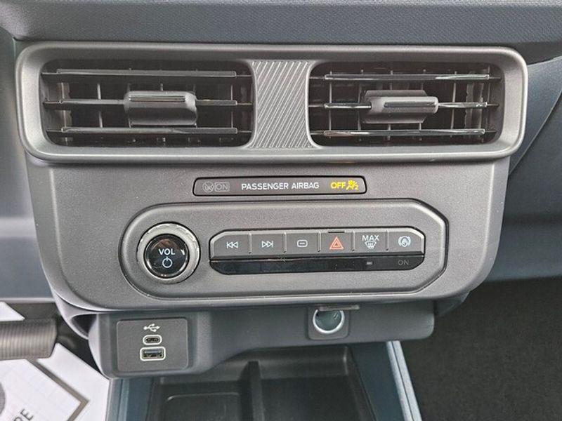 new 2025 Ford Maverick car, priced at $27,864