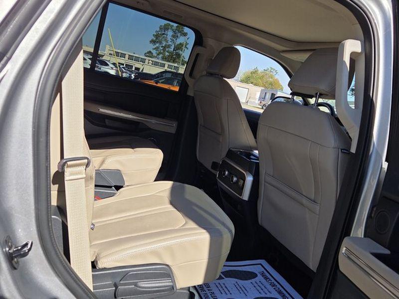 used 2024 Ford Expedition car, priced at $43,995