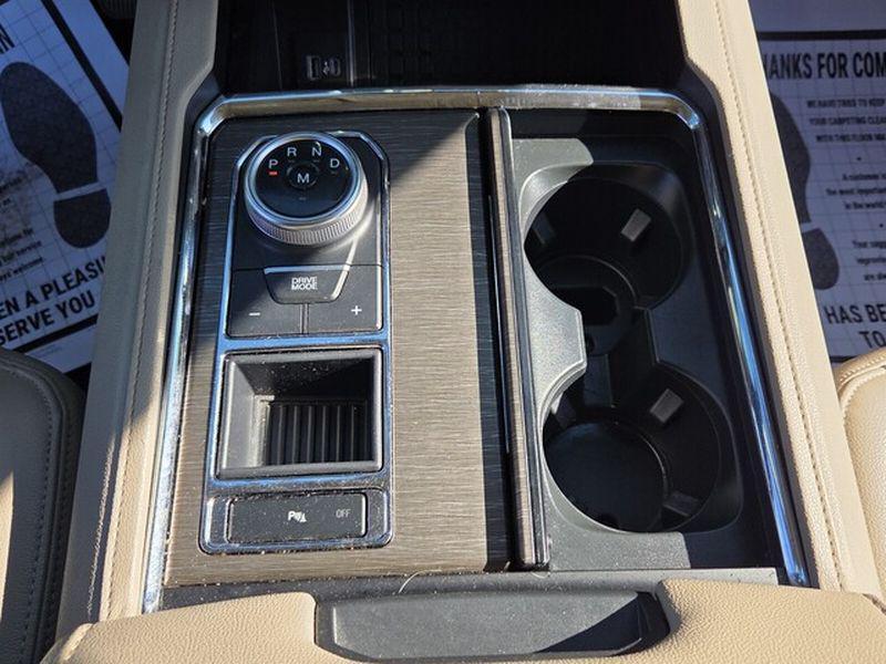 used 2024 Ford Expedition car, priced at $43,995