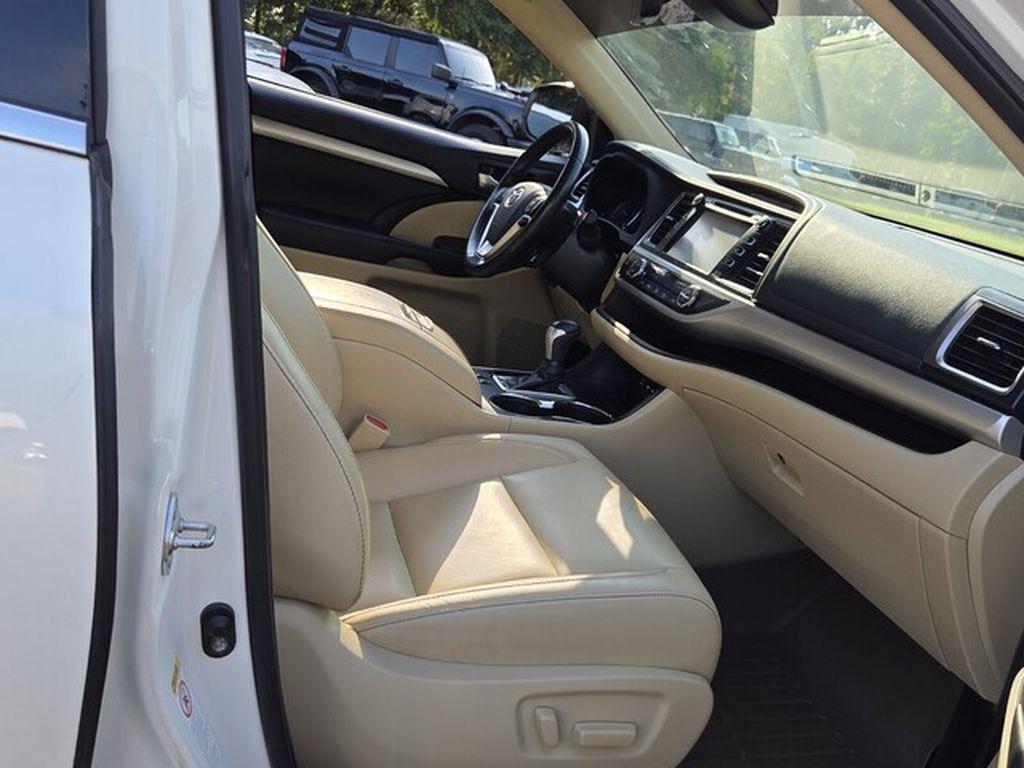 used 2019 Toyota Highlander car, priced at $14,537