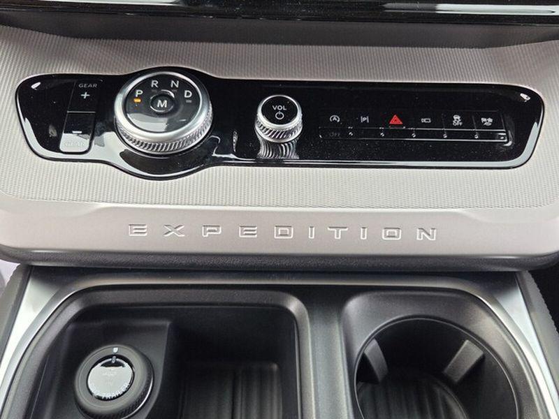 new 2026 Ford Expedition car, priced at $68,437