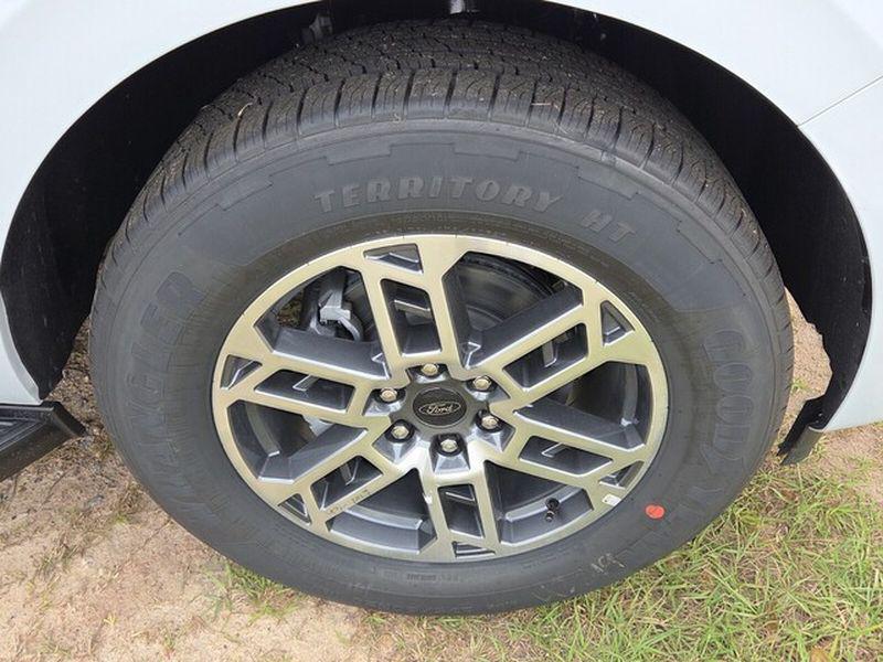 new 2026 Ford Expedition car, priced at $68,437