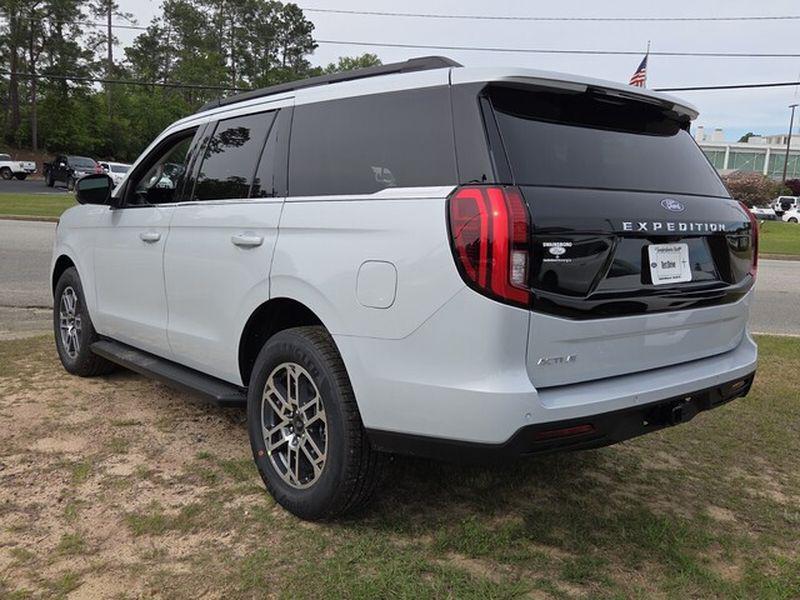 new 2026 Ford Expedition car, priced at $68,437