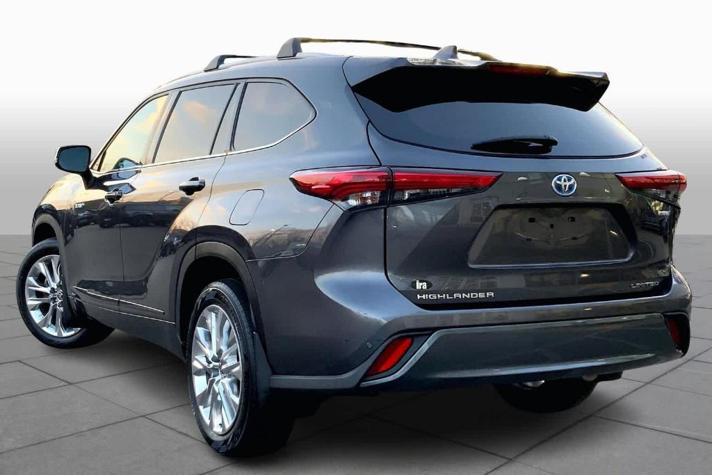 used 2021 Toyota Highlander Hybrid car, priced at $35,500