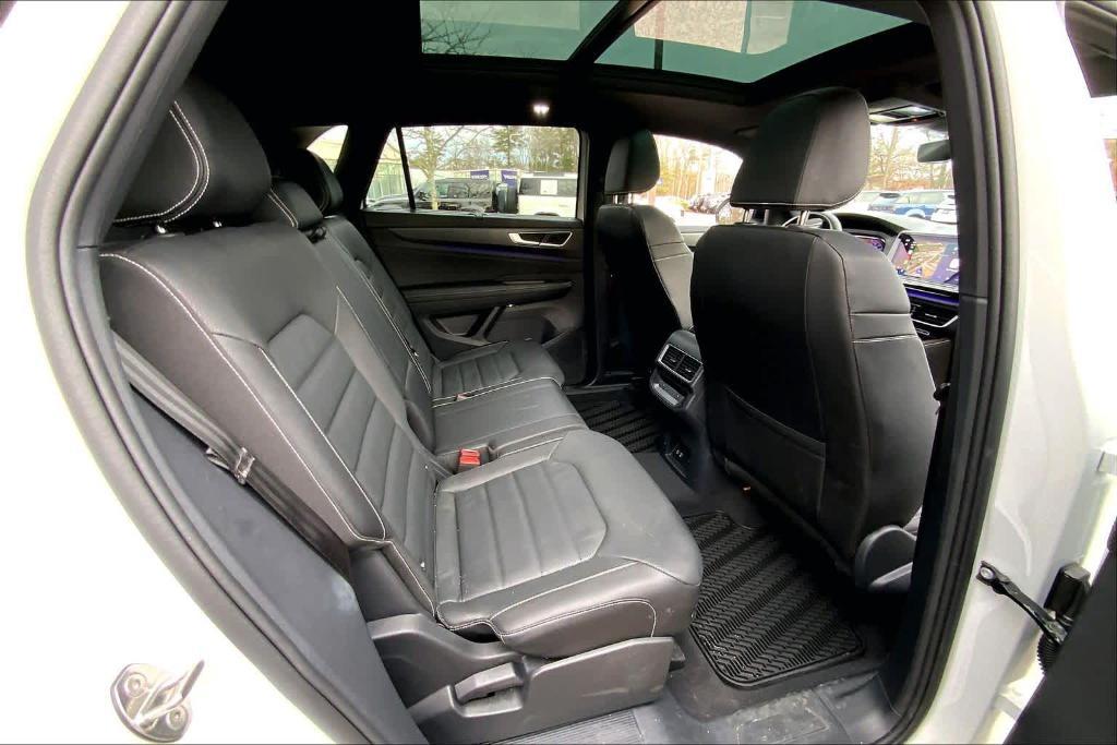 used 2025 Volkswagen Atlas Cross Sport car, priced at $41,500