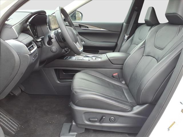 used 2025 INFINITI QX60 car, priced at $37,900
