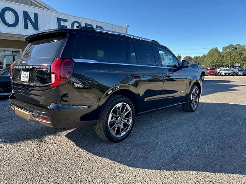 new 2025 Ford Expedition car, priced at $86,575