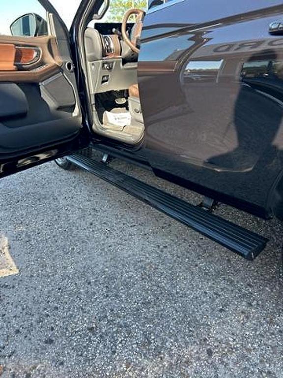 new 2025 Ford Expedition car, priced at $86,575