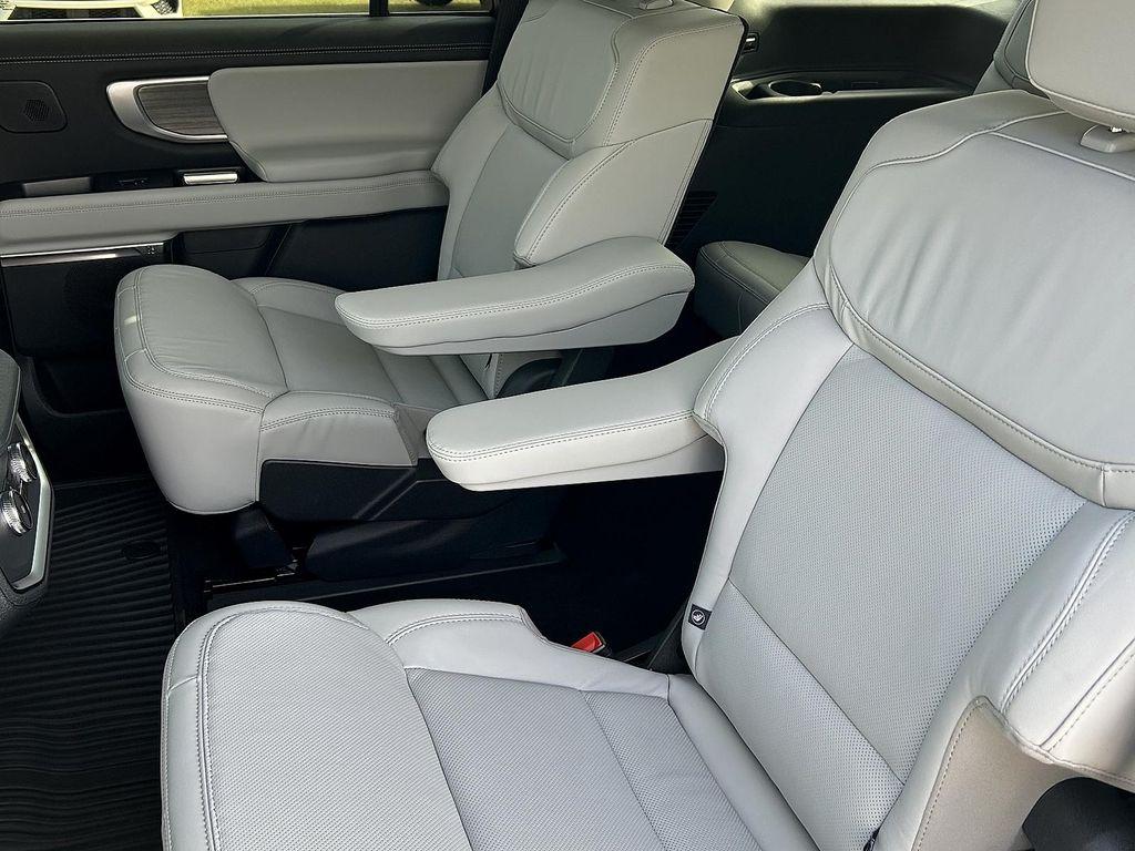 new 2025 Ford Expedition car, priced at $84,150