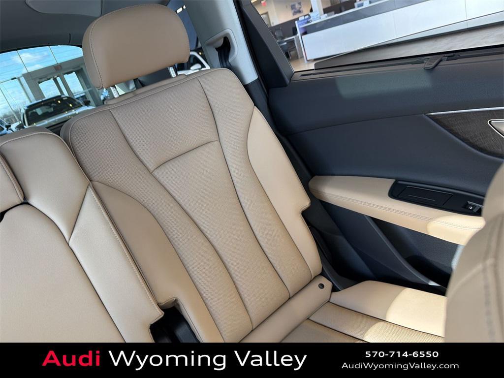new 2026 Audi Q7 car, priced at $77,540