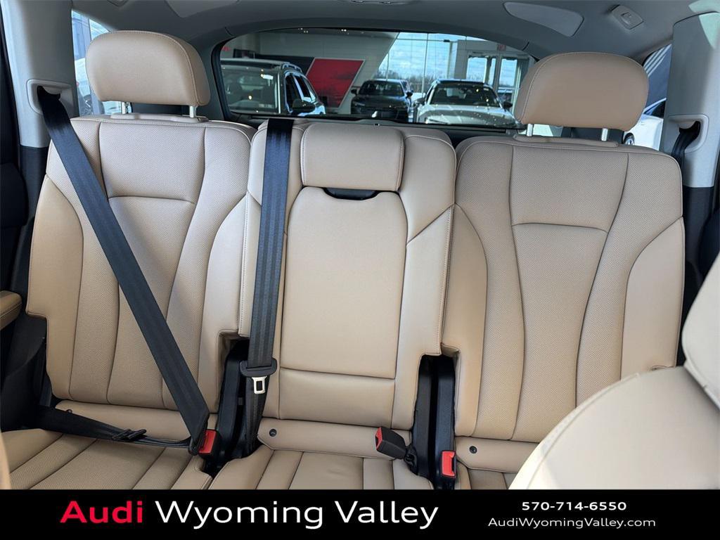 new 2026 Audi Q7 car, priced at $77,540