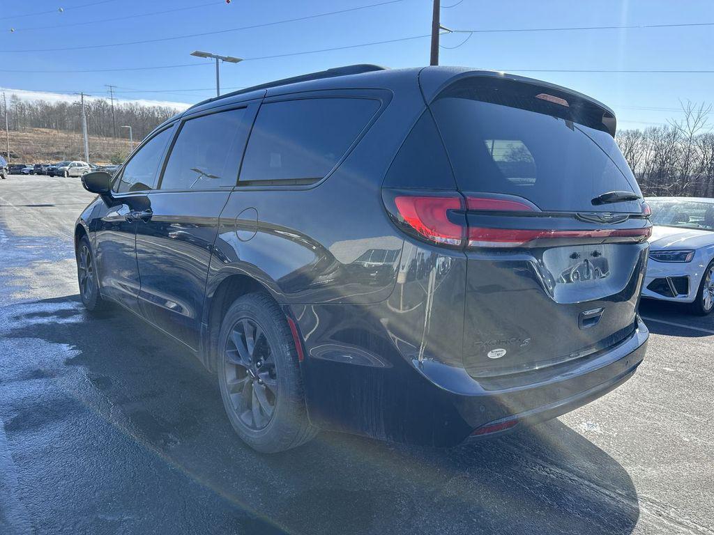 used 2021 Chrysler Pacifica car, priced at $23,450