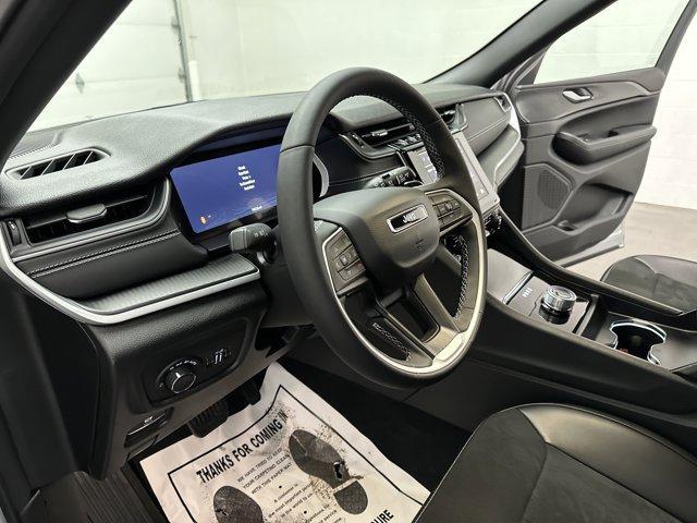 used 2024 Jeep Grand Cherokee car, priced at $32,600