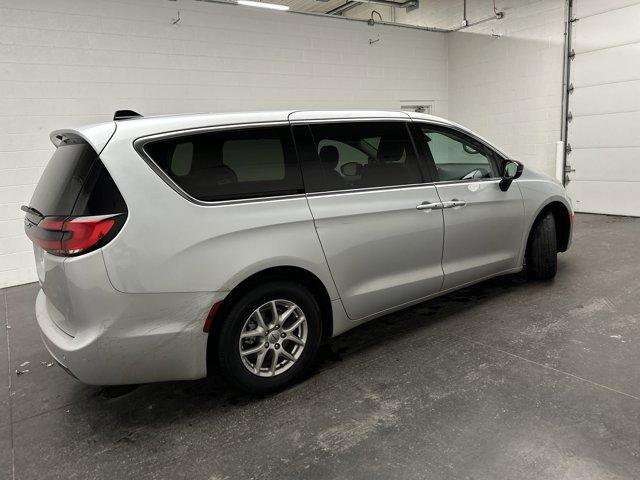 used 2024 Chrysler Pacifica car, priced at $26,000