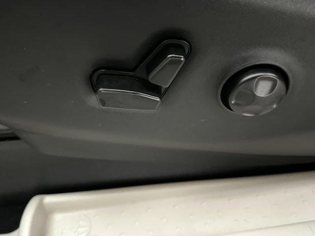 used 2024 Chrysler Pacifica car, priced at $26,000