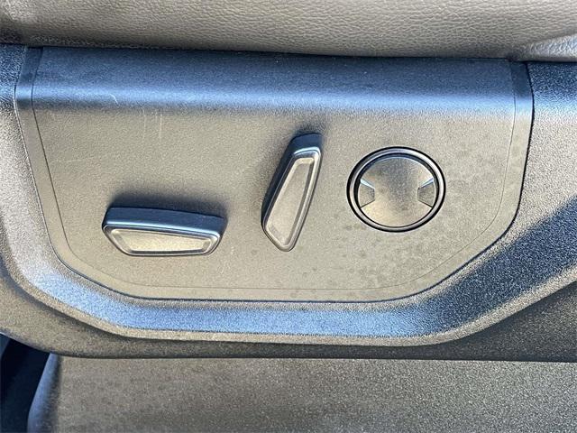 used 2021 Ford Expedition car, priced at $34,000