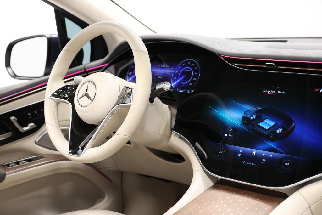 Mercedes-Benz EQS view 95