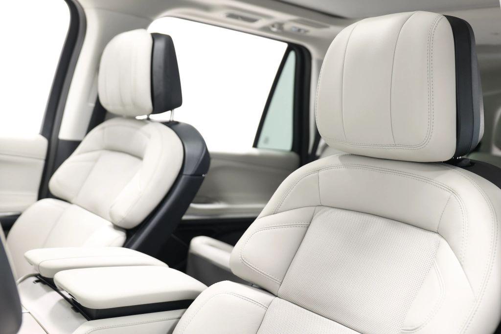 used 2025 Lincoln Navigator car, priced at $78,985