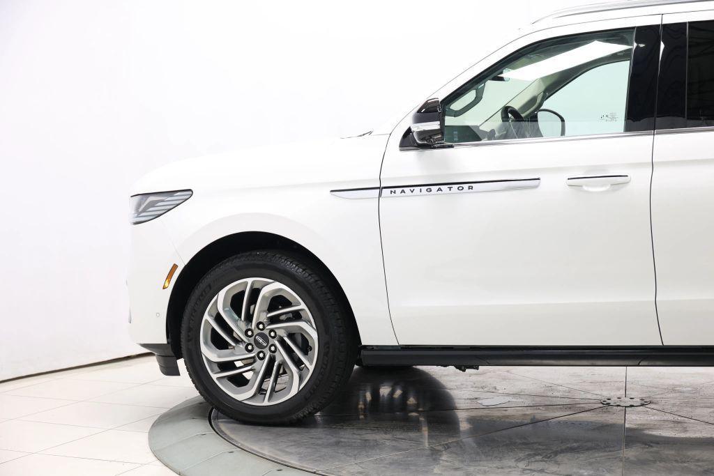 used 2025 Lincoln Navigator car, priced at $78,985