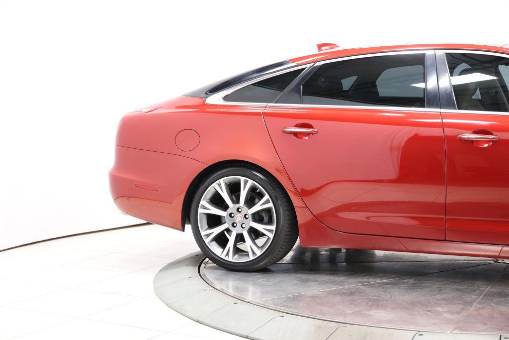 Jaguar XJ view 57