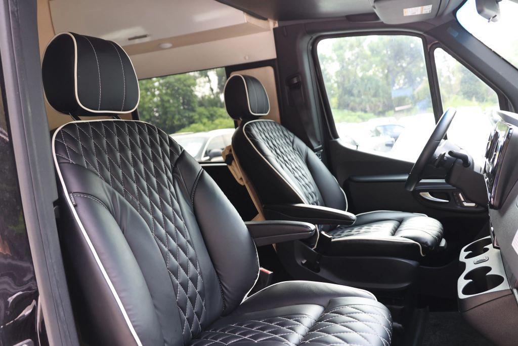 Mercedes-Benz Sprinter view 84