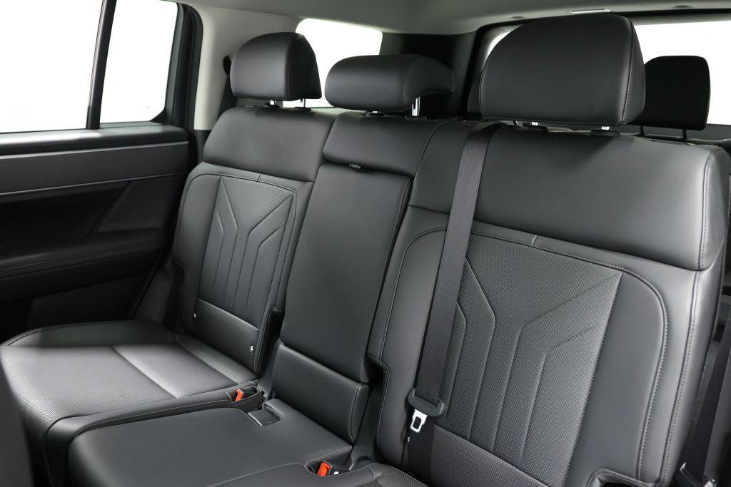 used 2024 Hyundai Santa Fe car, priced at $28,985