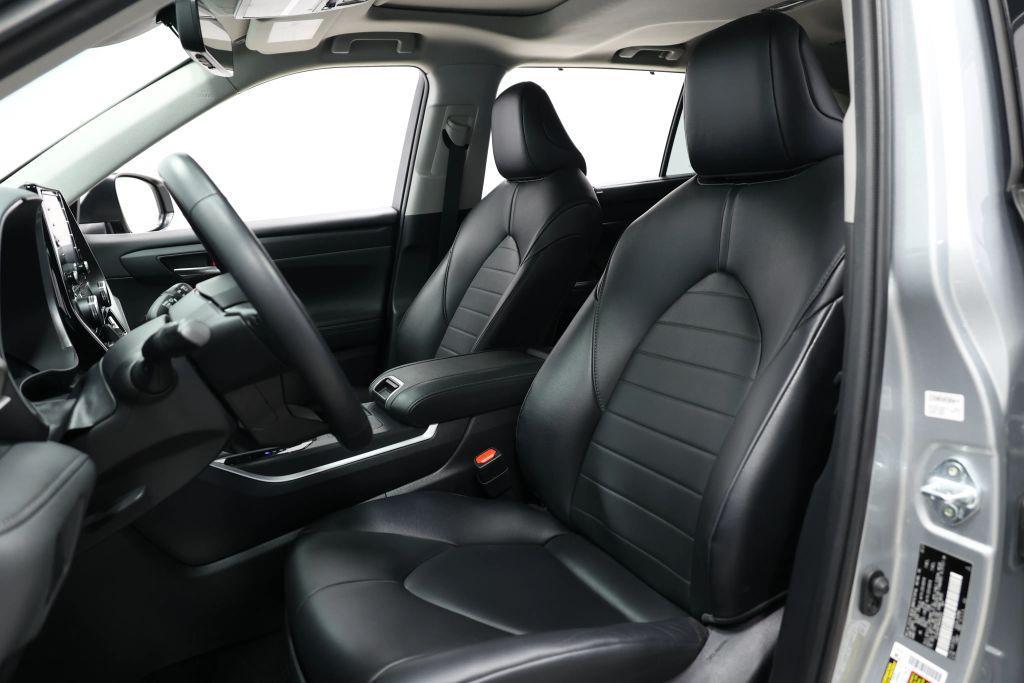 used 2021 Toyota Highlander car, priced at $25,985