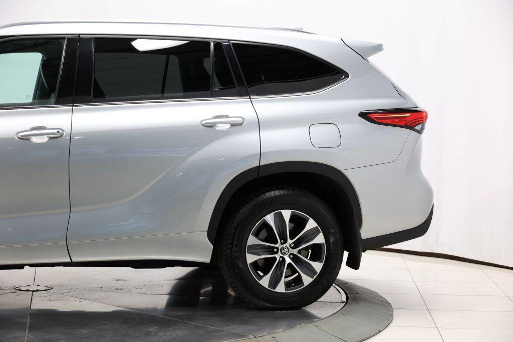 used 2021 Toyota Highlander car, priced at $25,985