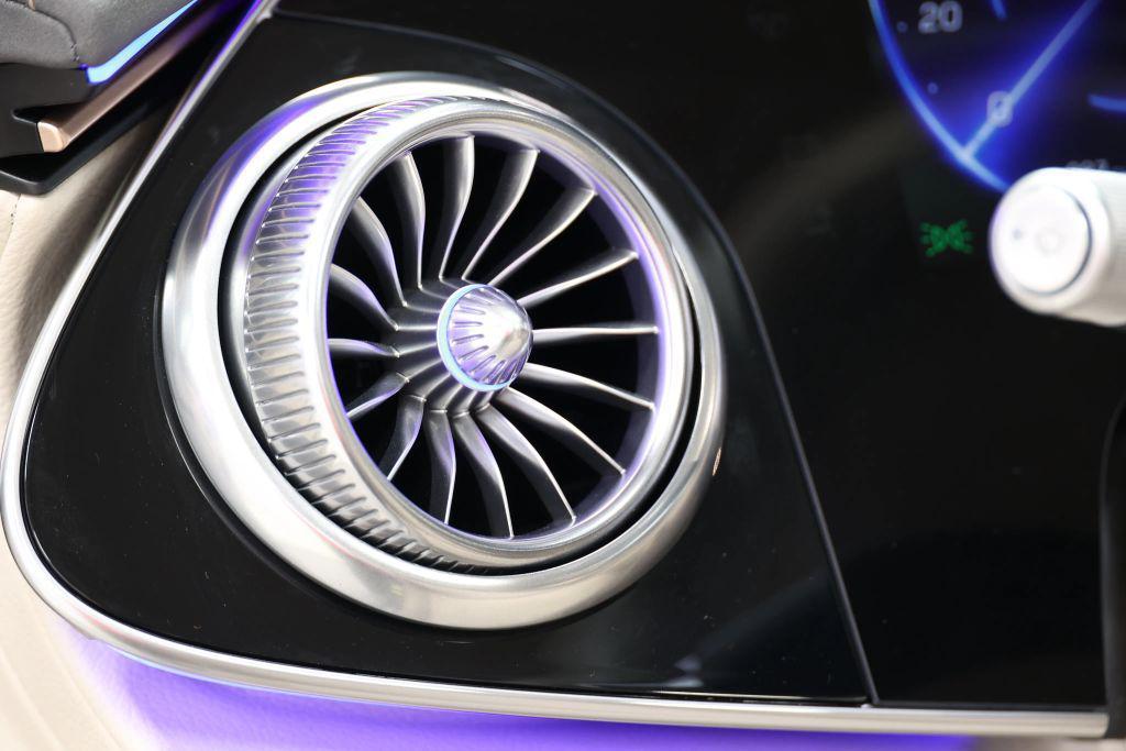 Mercedes-Benz EQS view 22