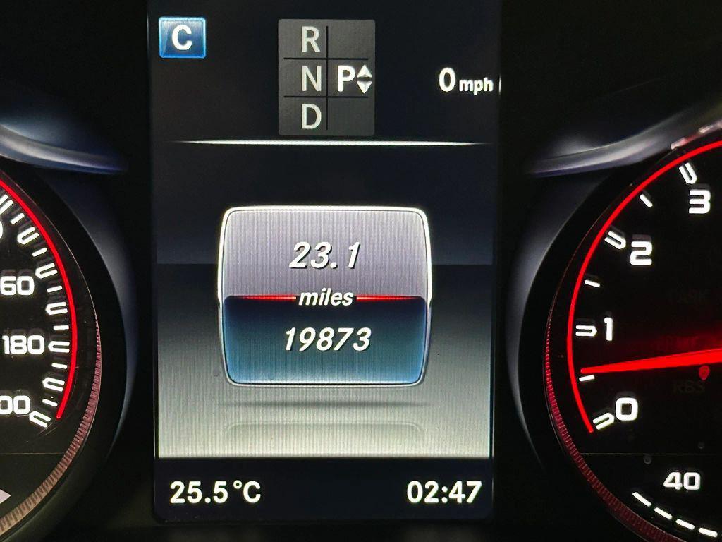 Mercedes-Benz C-Class view 27