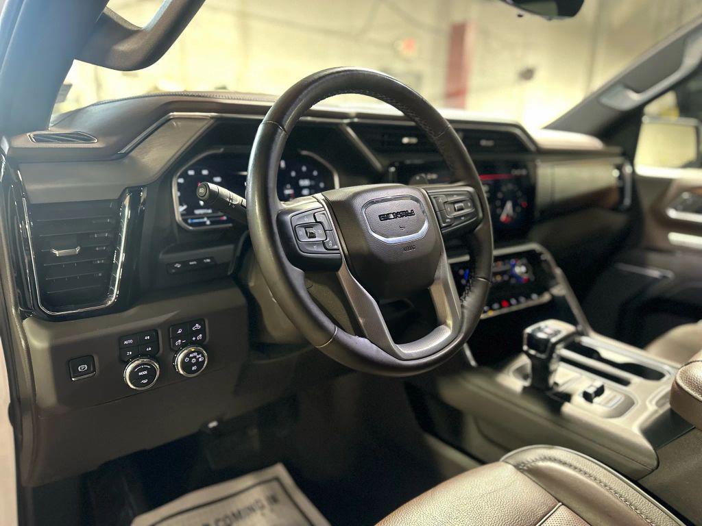 used 2023 GMC Sierra 1500 car, priced at $40,500