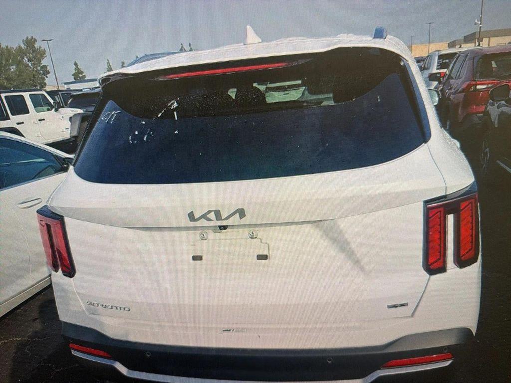 used 2024 Kia Sorento car, priced at $26,182