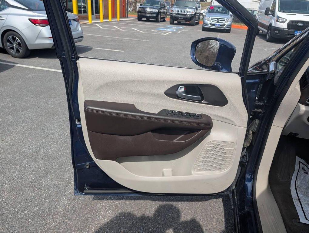 used 2017 Chrysler Pacifica car, priced at $15,999