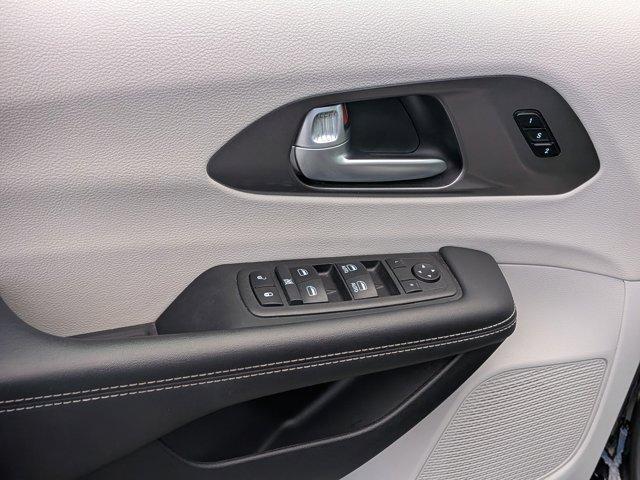 used 2024 Chrysler Pacifica car, priced at $27,400