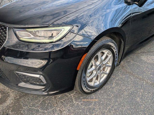 used 2024 Chrysler Pacifica car, priced at $27,400