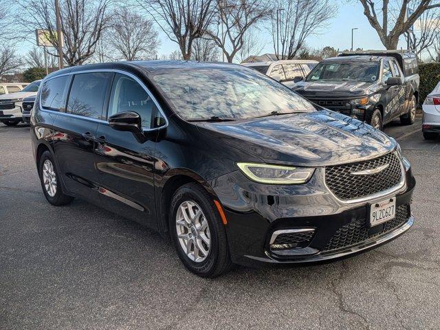 used 2024 Chrysler Pacifica car, priced at $27,400