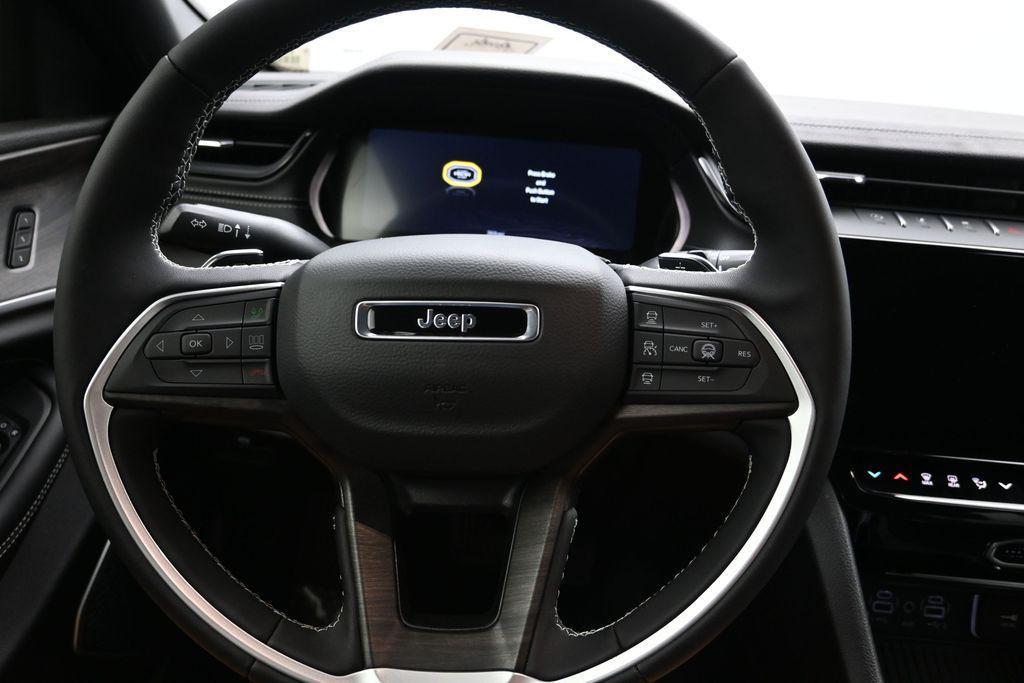 new 2026 Jeep Grand Cherokee car, priced at $50,705