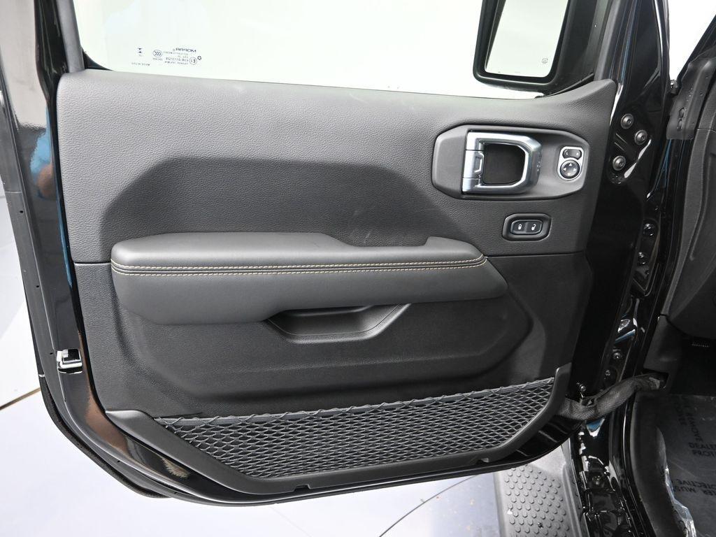 new 2025 Jeep Wrangler car, priced at $59,120